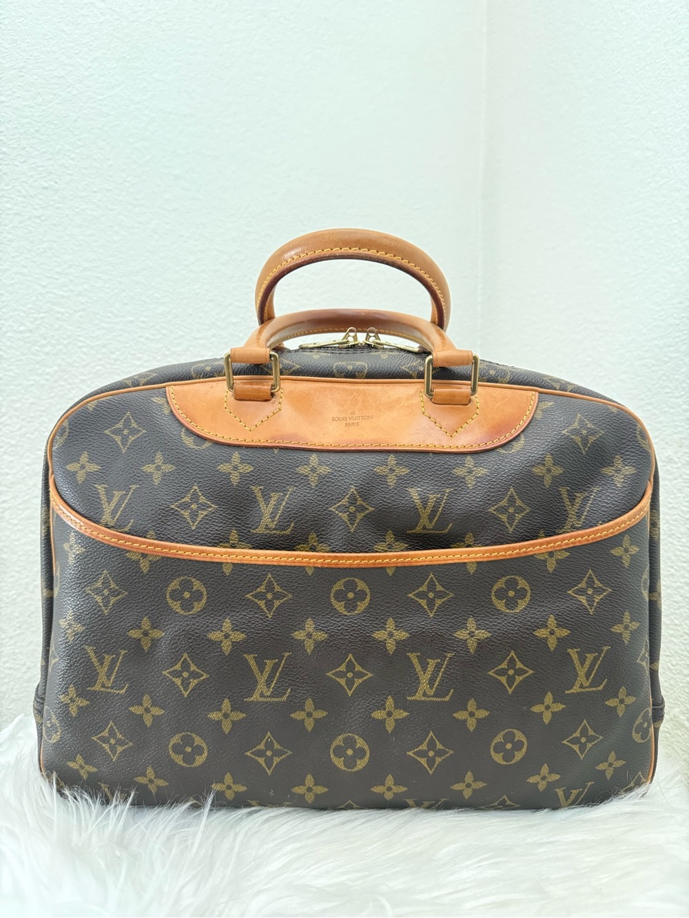 LOUIS VUITTON Monogram Deuville